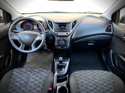 Imagem 12 de 14 de Hyundai Hb20 1.6 Comfort Plus 16v Flex 4p Manual