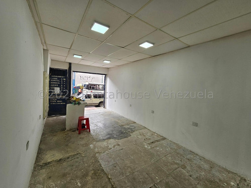 Casa En Alquiler En Catia Calle Panamerica Eu 24-29164
