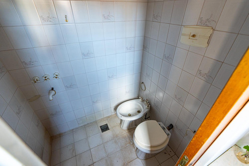 Venta - Casa De 3 Dormitorios Con Patio Seco Y Cochera. Parque, Rosario.