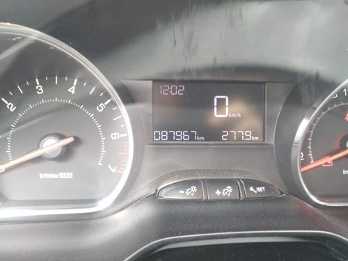 Peugeot 208 1.2 Frances