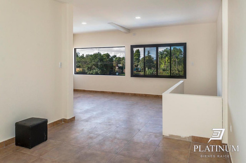 Venta Casa 2 Dormitorios San Luis Con Cochera