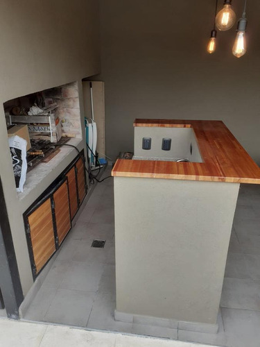 Imagen 9 de 19 de Casa 3 Ambientes Con Quincho, Pileta Y Dos Cocheras