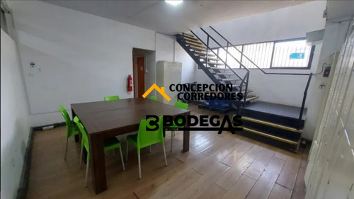 Arriendo Bodega De 984m2 C/oficina En Indepndencia