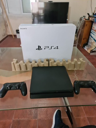 Playstation 4 Sony Slim 1tb- Usada  + 2 Joysticks