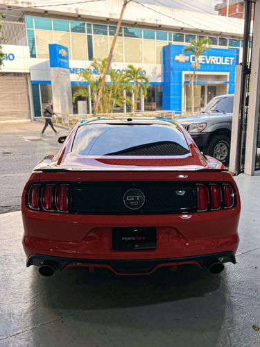 Imagen 5 de 7 de Ford Mustang 50 Aniversario 2015