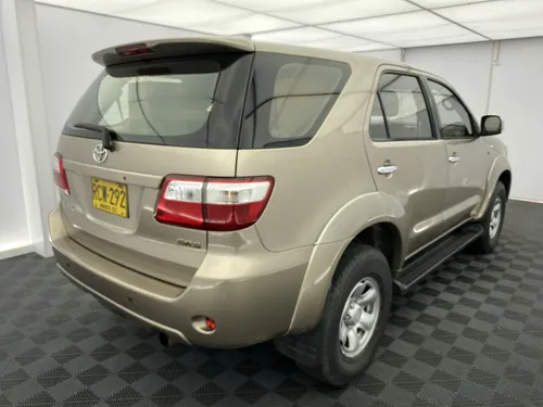 Toyota Fortuner 2.7l 4x2