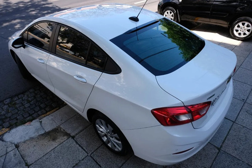 Chevrolet Cruze II 1.4 Sedan Lt