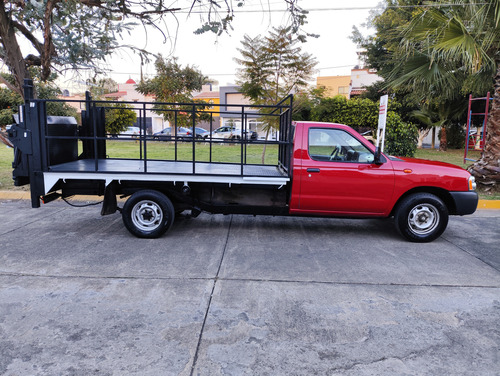 Nissan NP300 2.4 Pick-up Dh Mt