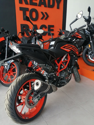 Imagen 8 de 11 de Ktm Duke 250 (2022)