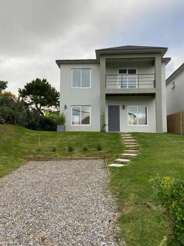Casa En Venta De 3 Dormitorios En Pinares