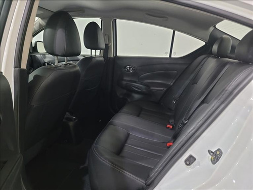 Imagem 4 de 8 de Nissan Versa 1.6 Sl Cvt Flex