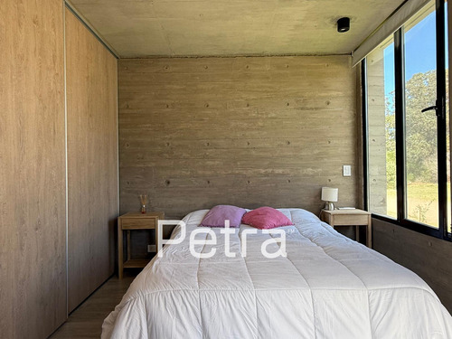 Casa En Venta De Hormigón Visto En Costa Esmeralda