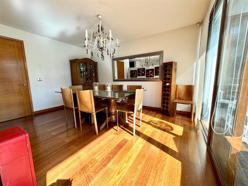 Casa En Venta Condominio De 5 Dorm Quincho. En Lo Barnechea