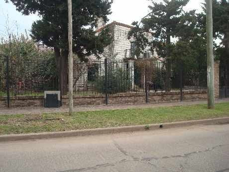 Imagen 2 de 14 de Chalet En Venta En Ituzaingo Norte