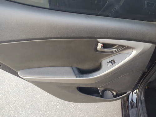 Imagem 11 de 13 de Hyundai Elantra 2015 2.0 16v Gls Flex Aut. 4p