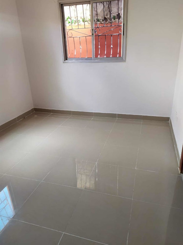 Casa Ubicada En El Residencial Las Orquideas, La Romana