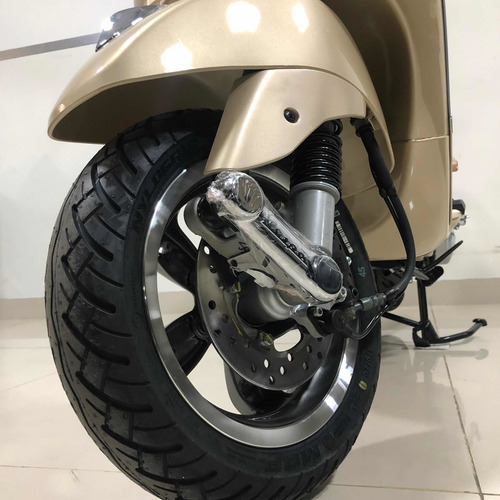 Imagen 6 de 15 de Piaggio Vespa Elegante 150 0 Km Scooter Retro Ahora 12 18