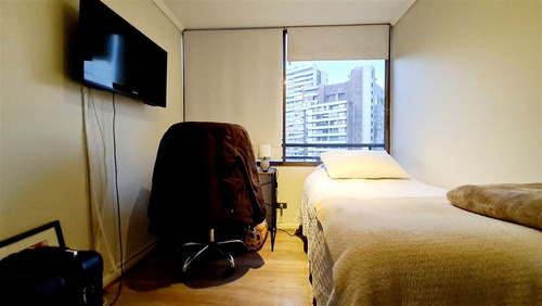 Departamento En Venta De 2 Dorm. En Las Condes