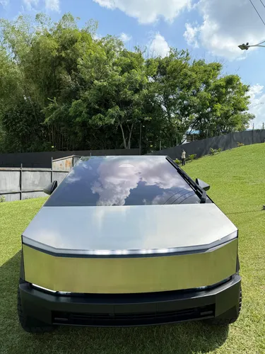 Tesla Cybertruck Foundation Series 4x4