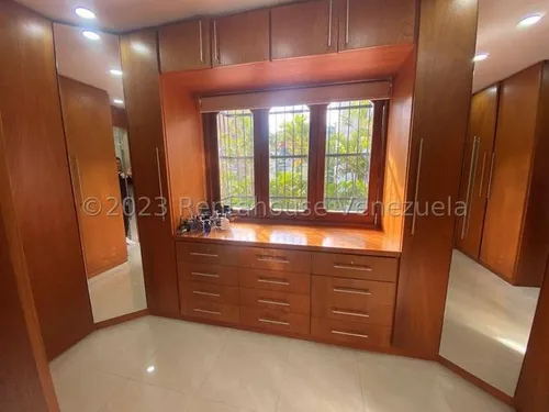 Amplia Casa En Santa Paula Mr