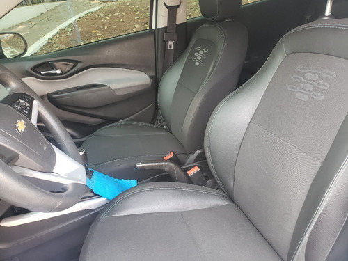 Imagem 10 de 15 de Chevrolet Onix Lt 1.0 Flex 2019