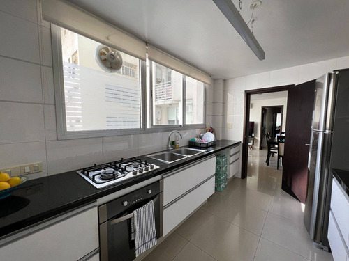 Venta Apartamento Tres Dormitorios En Pocitos Con Garaje