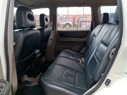 Nissan X-Trail 2.5cc MT AA 4X4