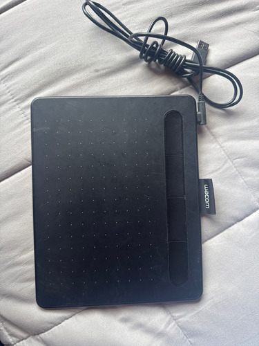 Tableta Gráfica Wacom Intuos Ctl4100 Small Color Negro (Usado)