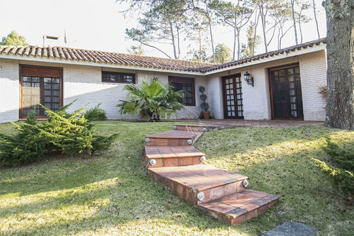 Imagen 2 de 30 de Casa En El Golf, 4 Dormitorios - Punta Del Este Golf