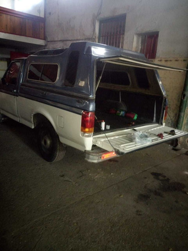 Ford F-100 Deluxe