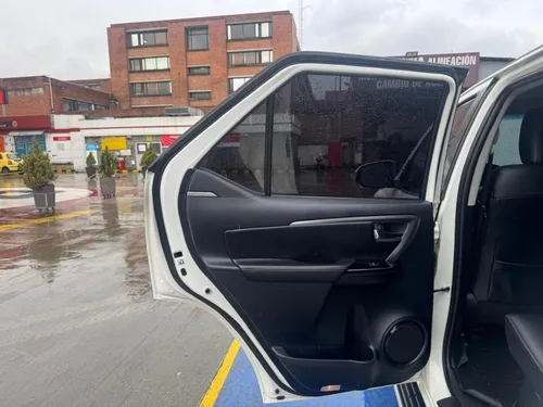 Toyota Fortuner Srv 2.8cc 4x4 Diesel At Aa