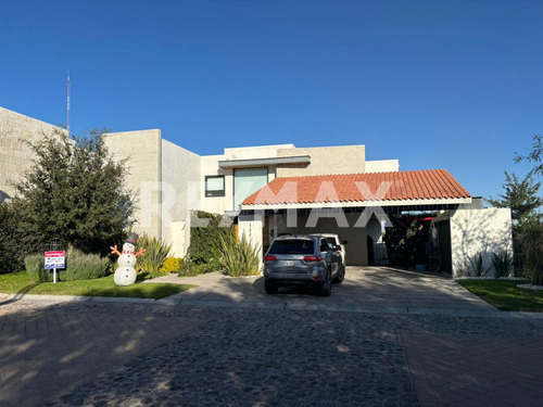 Casa En Renta En Fraccionamiento Campanario
