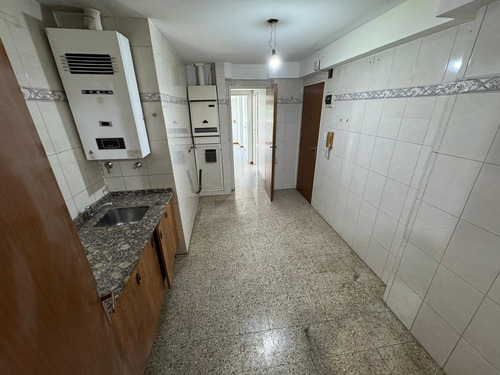Venta Depto. 4 Amb C/dependencia. Belgrano.84 M2.