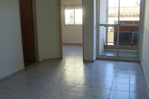 Urquiza Al 2200 Alquiler Departamento 1 Dormitorio Con Balcon En Rosario