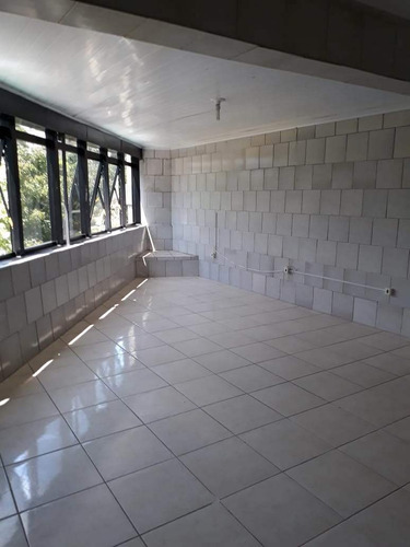 Imagem 4 de 9 de Sala Comercial Para Alugar Na Rua General Vitorino, Centro Histórico, Porto Alegre - Rs - Liv-5009