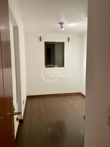 Casa En Venta De 5 Dorm. En Lo Barnechea