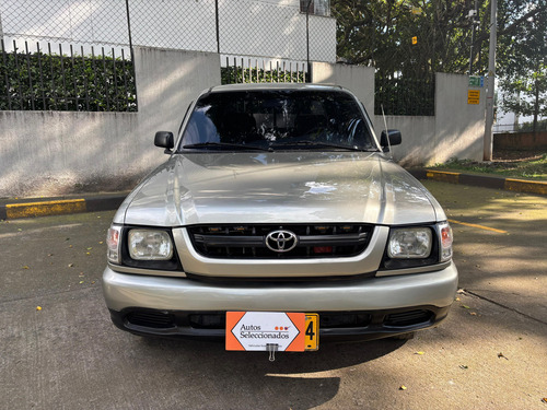 Toyota Hilux 2.4 Et