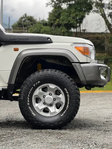 Toyota Lc 70