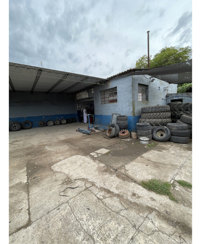 Taller, Galpon Lavadero Gomeria Sobre Av 75 Entre 68 Y 70