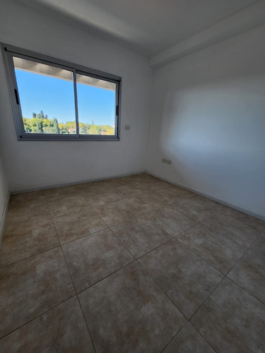 Imagen 7 de 10 de Hermoso Departamento 2 Ambientes Con Cochera Monte Grande