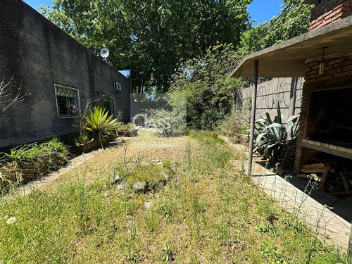 Venta Casa Esquina 2 Dorm, 2 Baños, Gran Terreno, Paso Molino