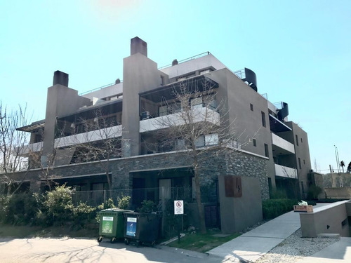 Imagen 12 de 18 de Excelente Departamento En Venta De 4 Ambientes Con Jardin Y Parrilla En Pb