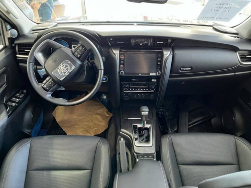 Imagem 11 de 15 de Toyota Hilux Sw4 2.8 D-4d Turbo Diesel Srx 7l 4x4