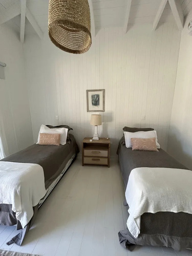Venta Casa 4 Dormitorios Pinar Del Faro José Ignacio Con Gran Galería Y Pileta (pfk33)