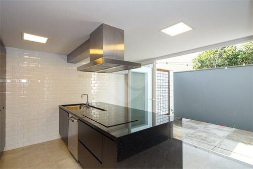 Imagem 9 de 30 de Casa Moderna, Reformada, Pronta Para Entrar Com 03 Suítes - Reo102100