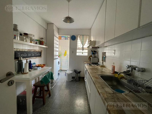 Simpático Departamento En Venta De 3 Ambientes En San Isidro
