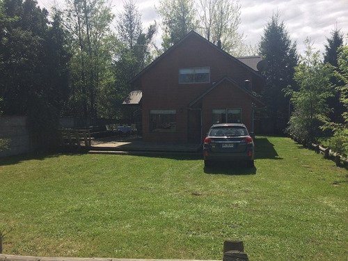 Imagen 2 de 14 de Venta Hermosa Casa En Pucón, Con Excelente Conectividad