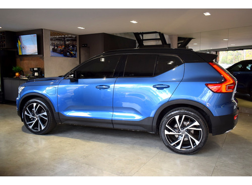 Volvo XC40 1.5 T5 RECHARGE R-DESIGN GEARTRONIC