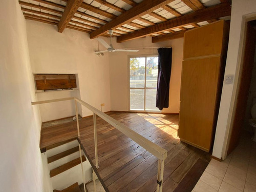 Imagen 5 de 12 de Casa De 1 Dormitorio En Venta Con Patio Y Balcon Arroyito