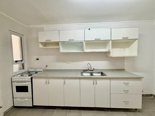 Venta Departamento 4 Ambientes / Frente Chacarita